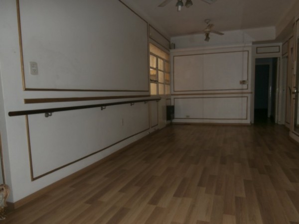 AMPLIO DEPARTAMENTO CENTRO DE LANUS