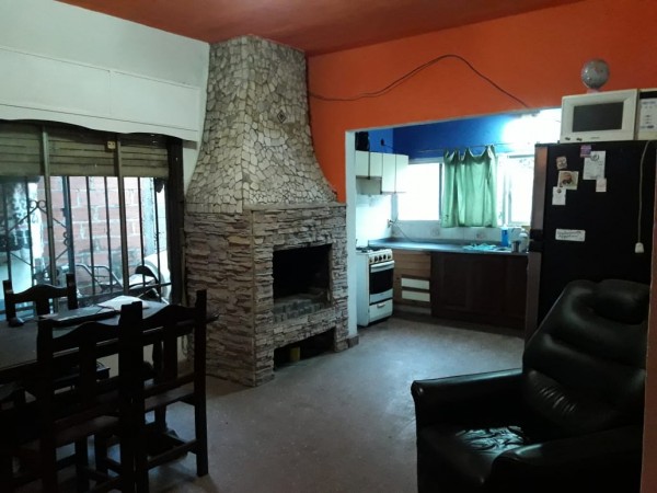 VENTA CASA CON AMPLIO LOTE