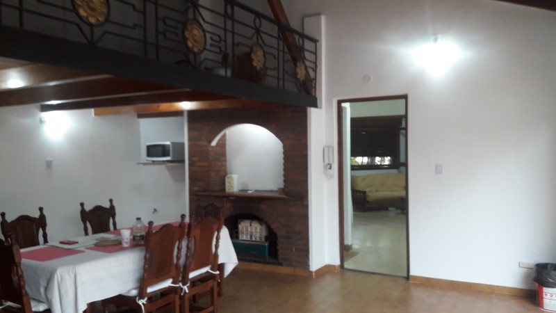 VENTA Amplio departamento 