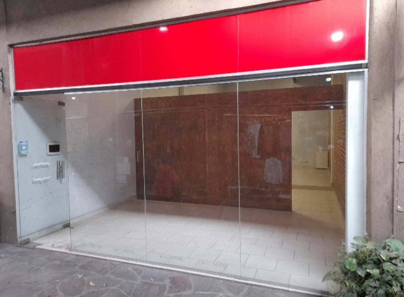 ALQUILER- PASEO GALERIA MITRE Local/Oficina