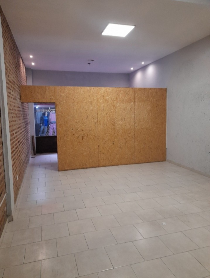 ALQUILER- PASEO GALERIA MITRE Local/Oficina
