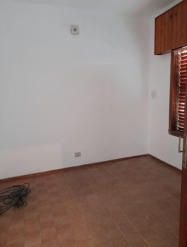 VENTA - CASA 2 AMBIENTES 