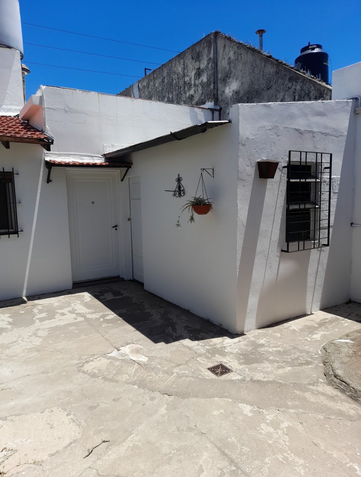 VENTA - CASA 2 AMBIENTES 