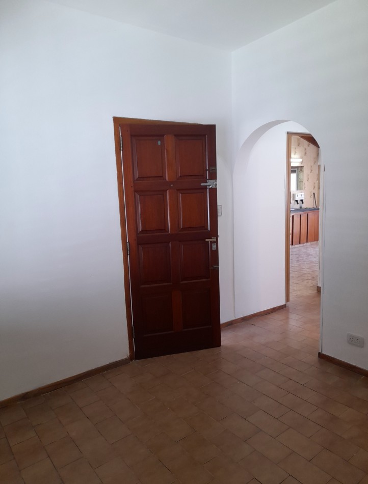 VENTA - CASA 2 AMBIENTES 