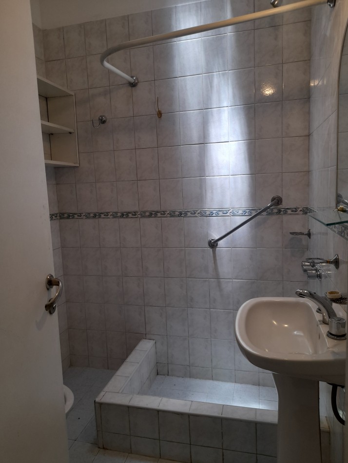 VENTA - CASA 2 AMBIENTES 