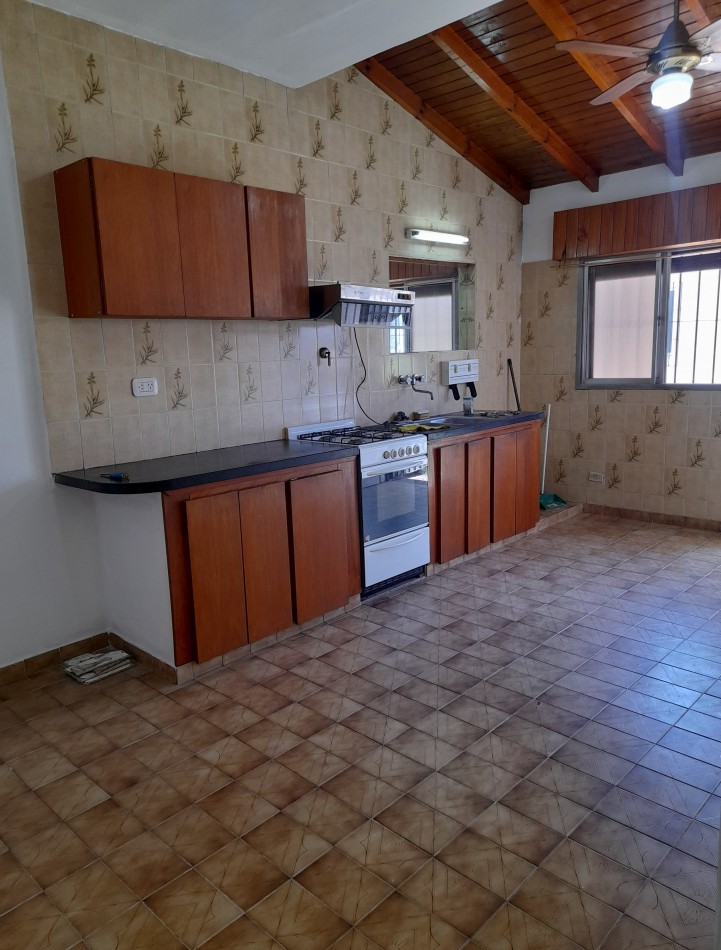 VENTA - CASA 2 AMBIENTES 