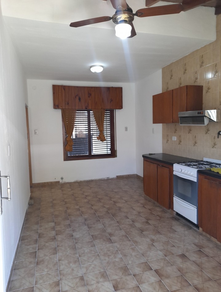 VENTA - CASA 2 AMBIENTES 