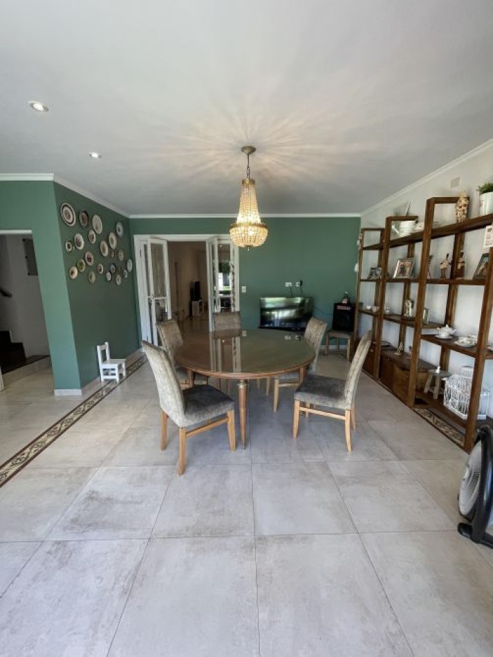 VENTA- MODERNO CHALET