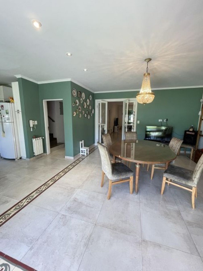 VENTA- MODERNO CHALET