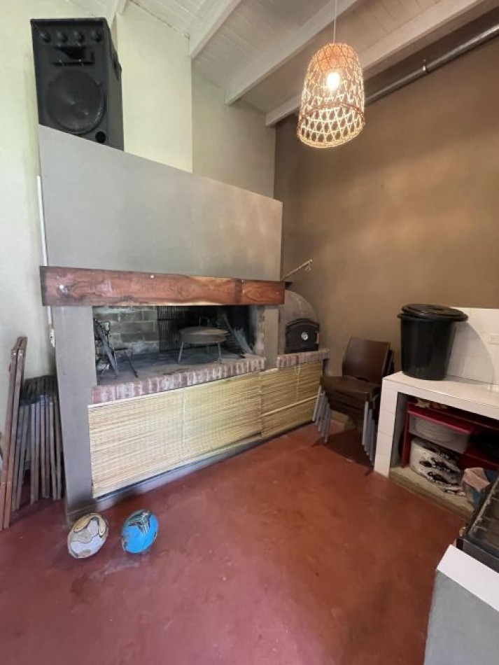 VENTA- MODERNO CHALET