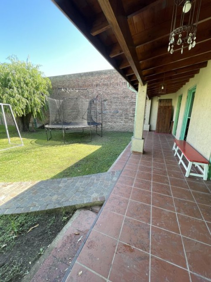 VENTA- MODERNO CHALET