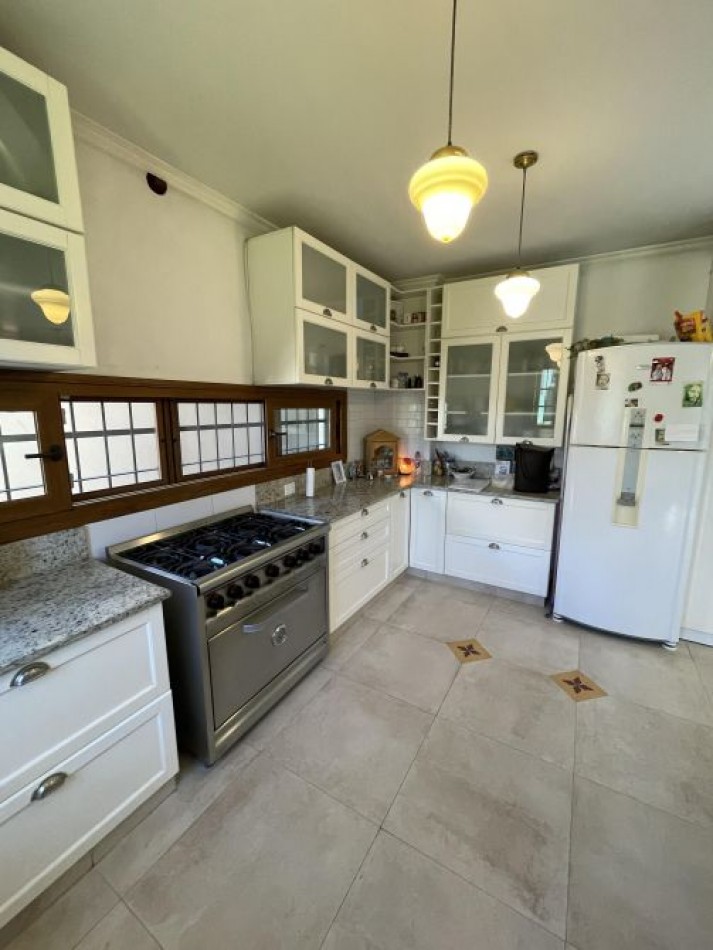 VENTA- MODERNO CHALET