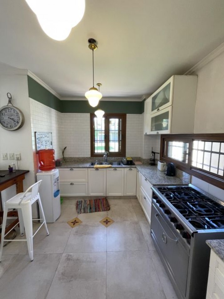 VENTA- MODERNO CHALET