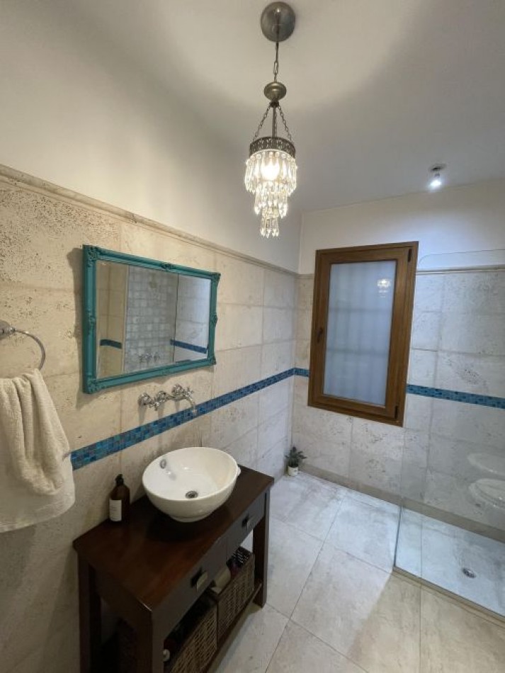 VENTA- MODERNO CHALET