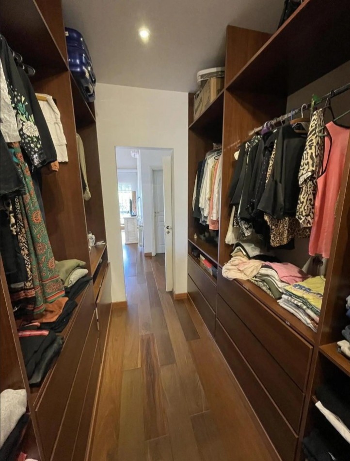 VENTA- MODERNO CHALET