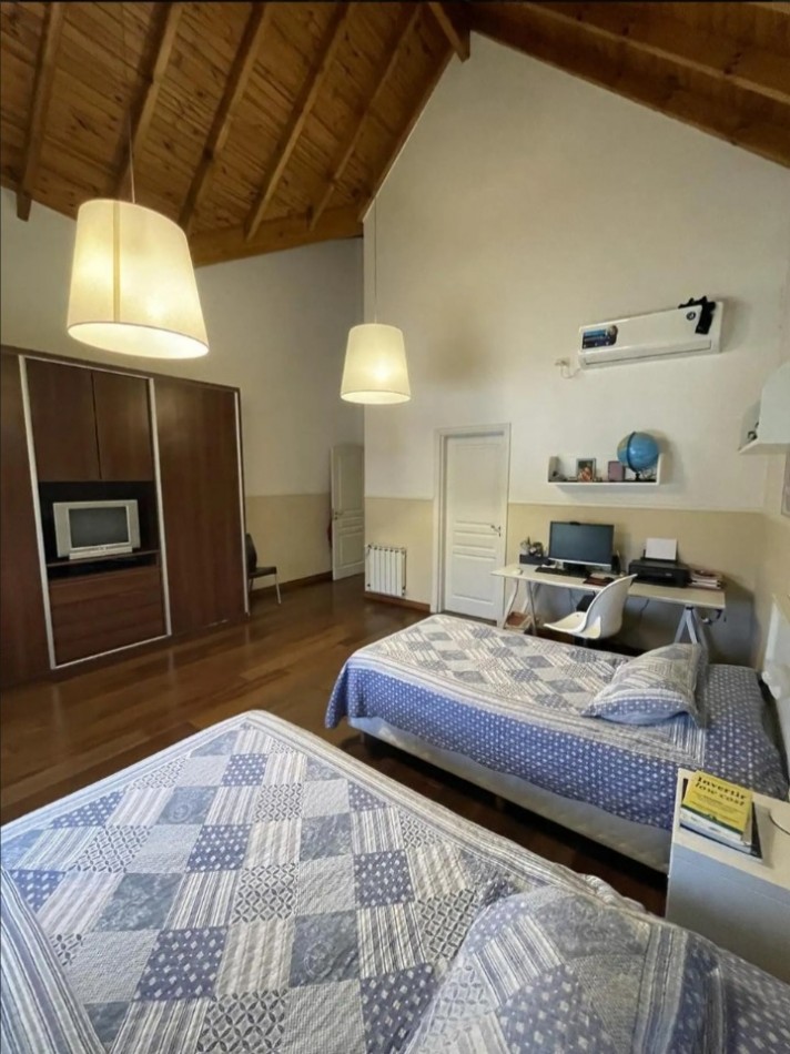 VENTA- MODERNO CHALET