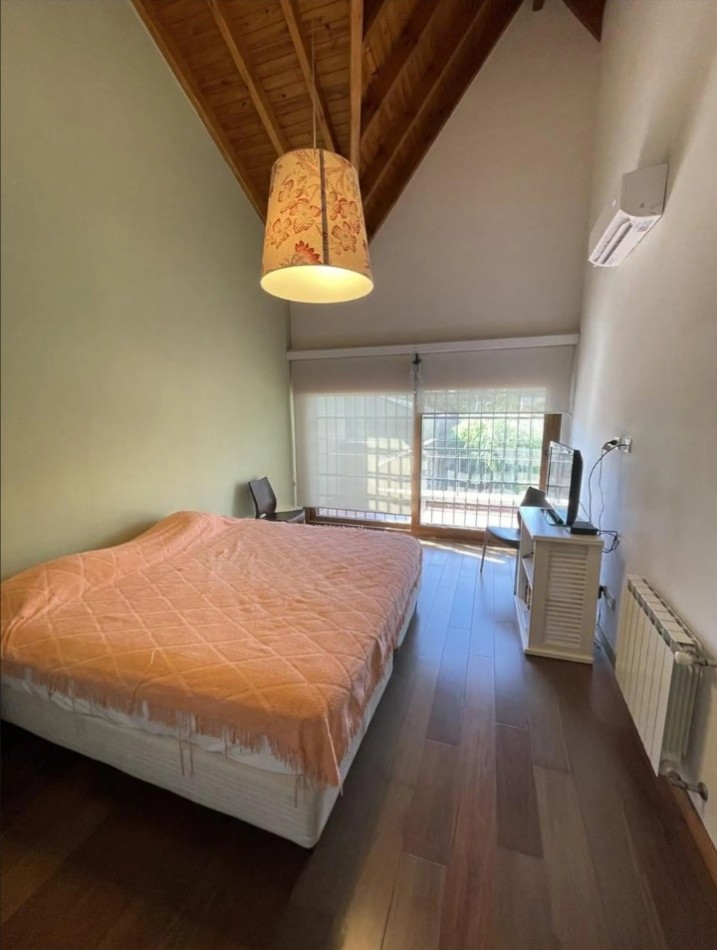 VENTA- MODERNO CHALET