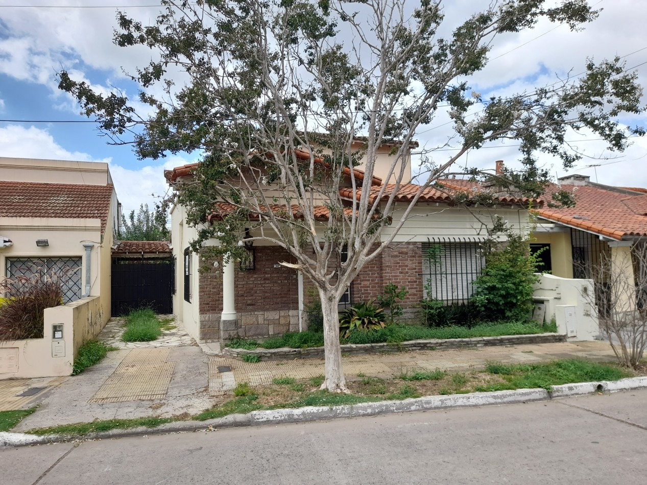 ALQUILER - CASA EXCELENTE UBICACION