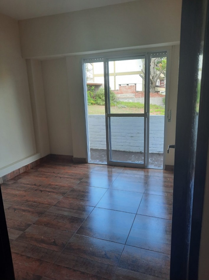 VENTA - DEPARTAMENTO 2 AMBIENTES CON COCHERA