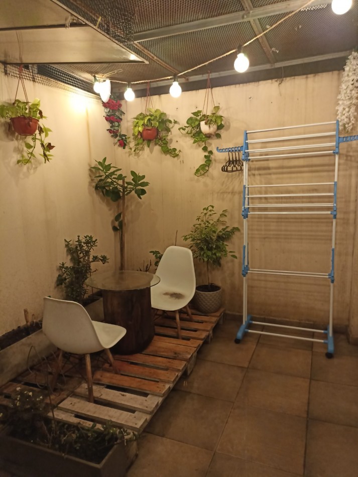 VENTA Departamento 2 ambientes con cochera y patio