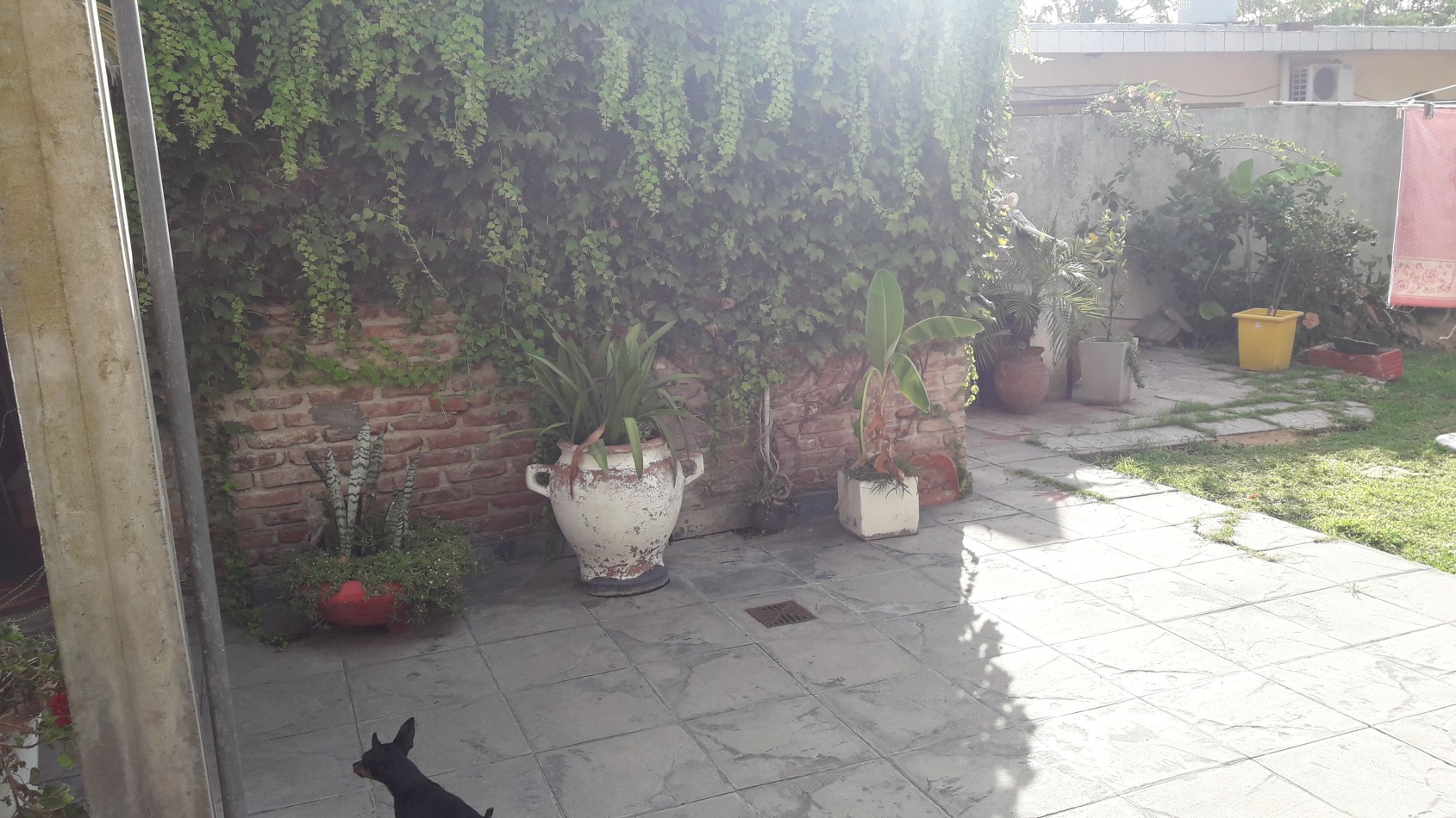 VENTA / PERMUTA - CHALET 7 AMBIENTES