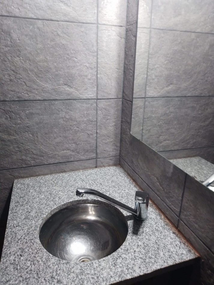 VENTA / PERMUTA - CHALET 7 AMBIENTES