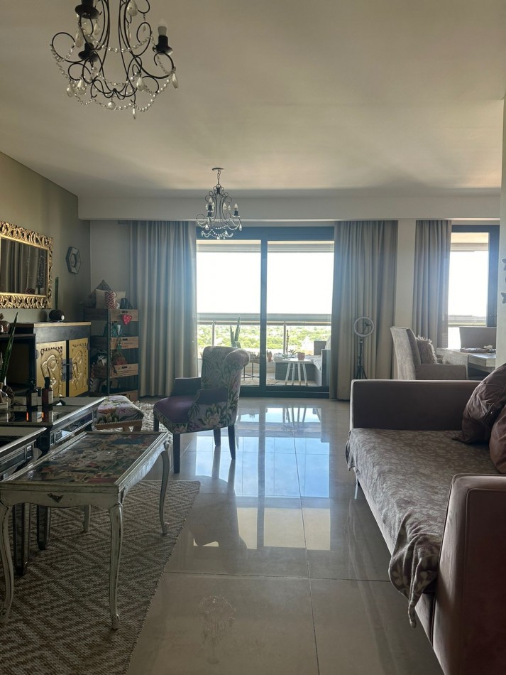 VENTA - PISO 4 AMBIENTES 