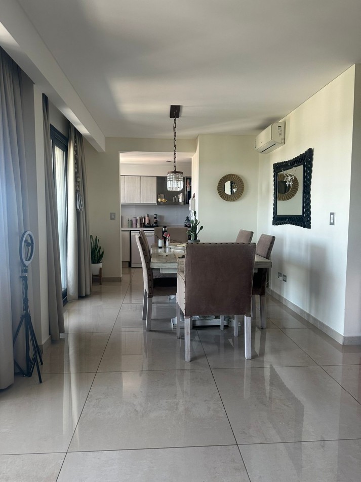VENTA - PISO 4 AMBIENTES 