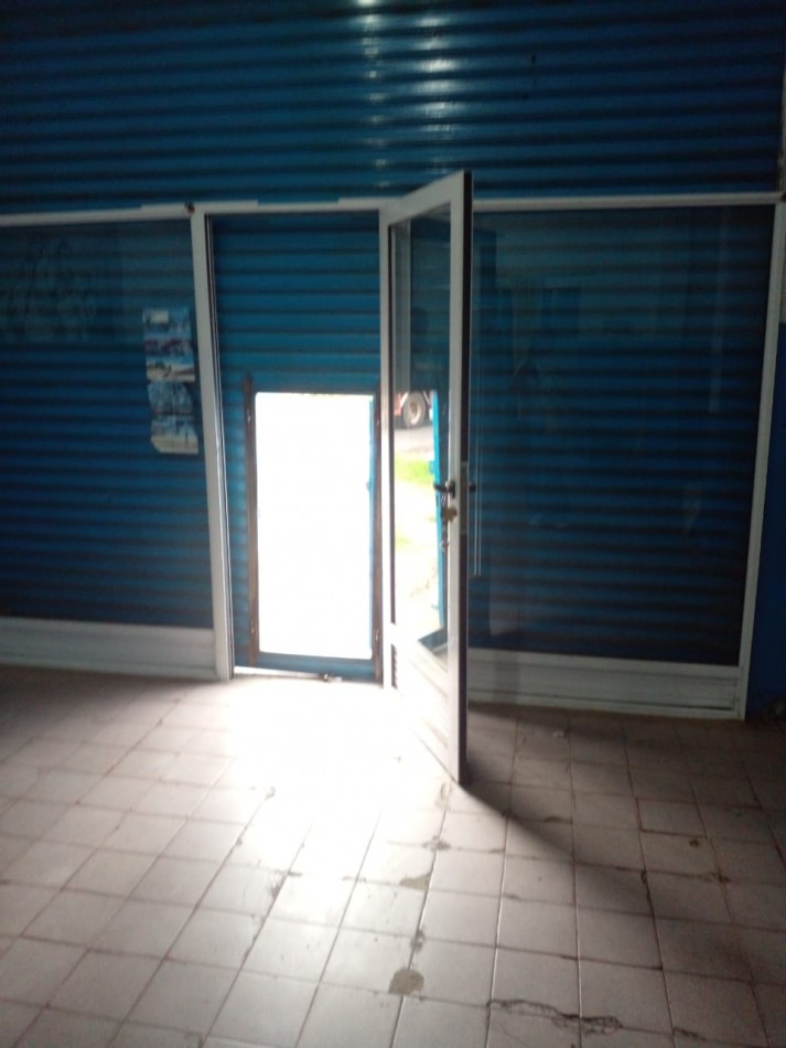 ALQUILER- GALPON O LOCALES