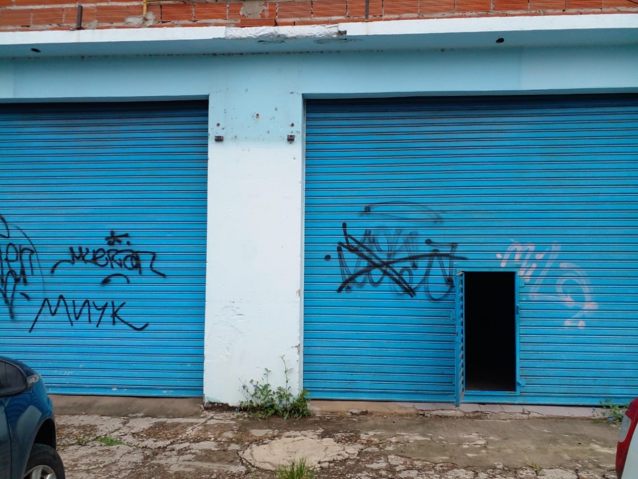 ALQUILER- GALPON O LOCALES