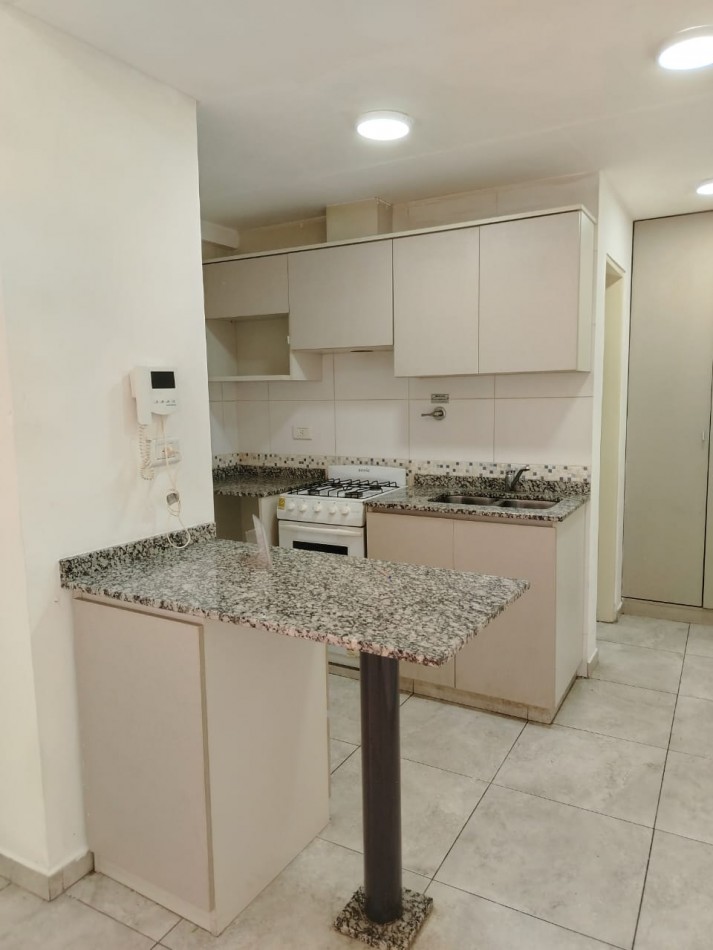 VENTA - MONOAMBIENTE CENTRICO