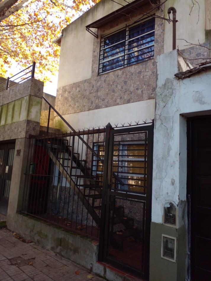 ALQUILER - PH 2 ambientes por escalera 