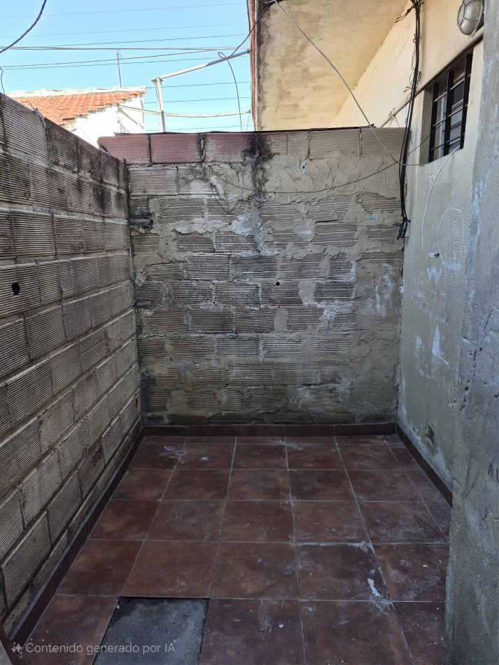 ALQUILER - PH al frente 2 ambientes grande