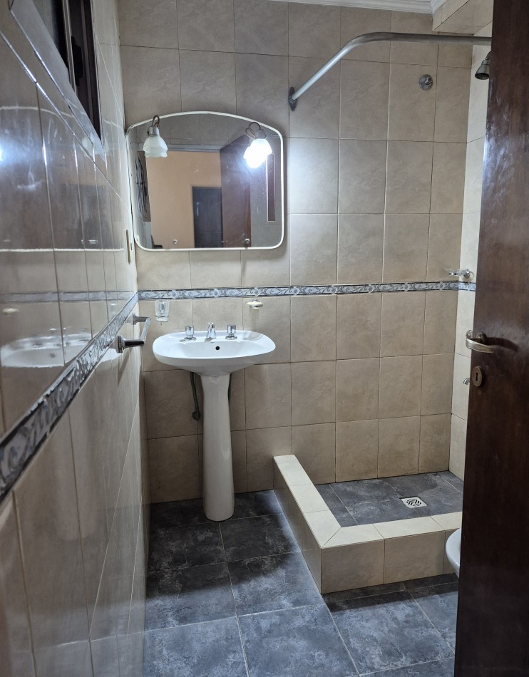 ALQUILER - PH 2 ambientes por escalera 