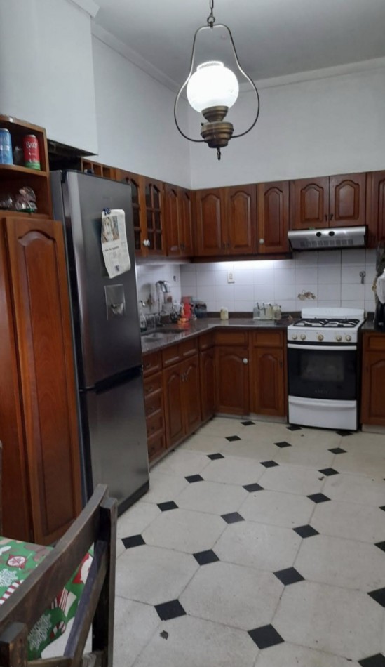 VENTA- CASA A METROS DE LA ESTACION DE TRENES