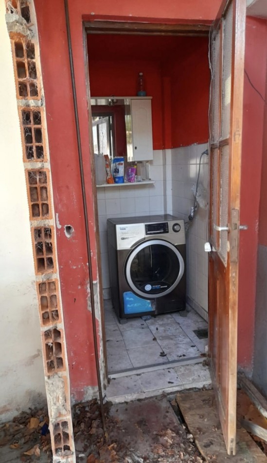 VENTA- CASA A METROS DE LA ESTACION DE TRENES