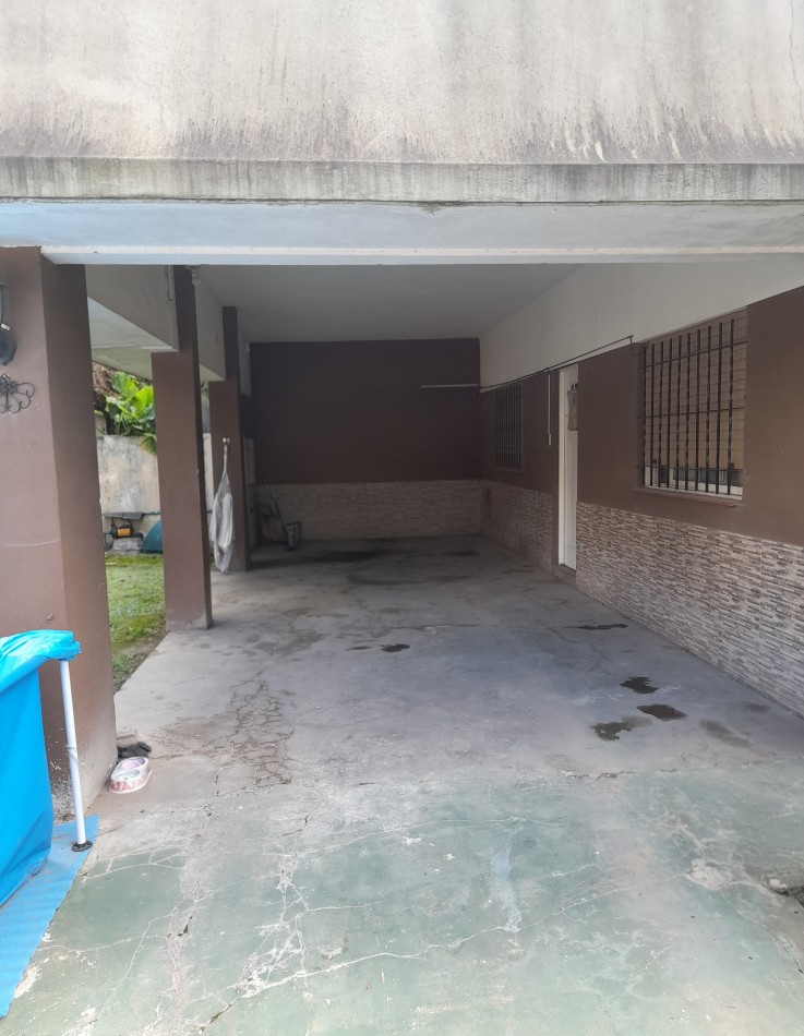 VENTA -  CASA CON TERRENO