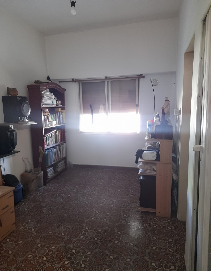 VENTA -  CASA CON TERRENO