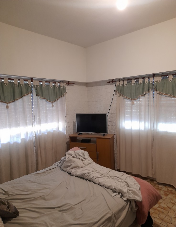 VENTA -  CASA CON TERRENO