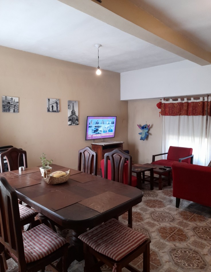 VENTA -  CASA CON TERRENO