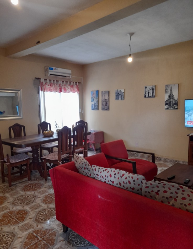 VENTA -  CASA CON TERRENO