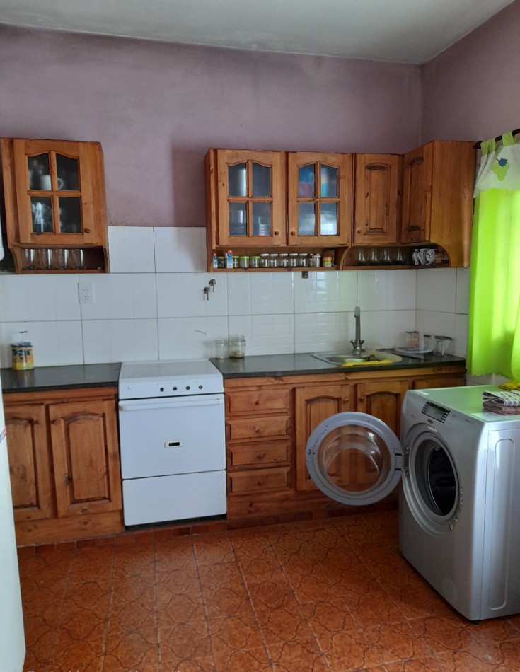 VENTA -  CASA CON TERRENO