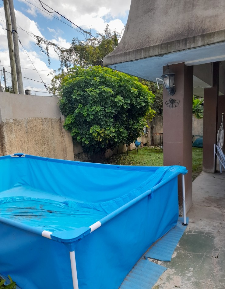 VENTA -  CASA CON TERRENO