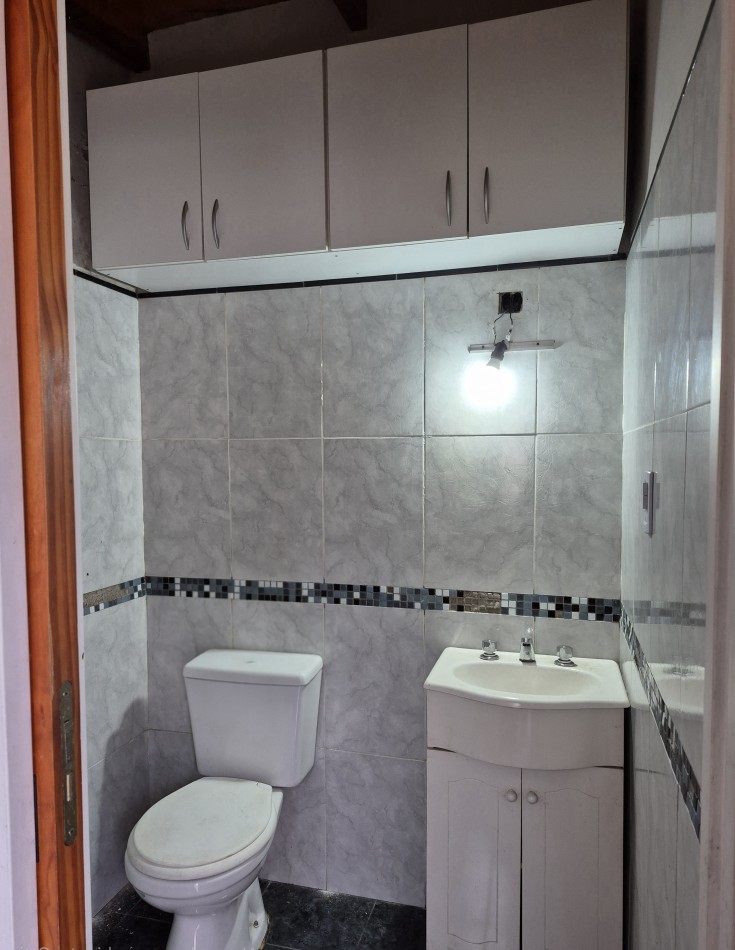 ALQUILER - CASA 3 AMBIENTES CON COCHERA Y PILETA