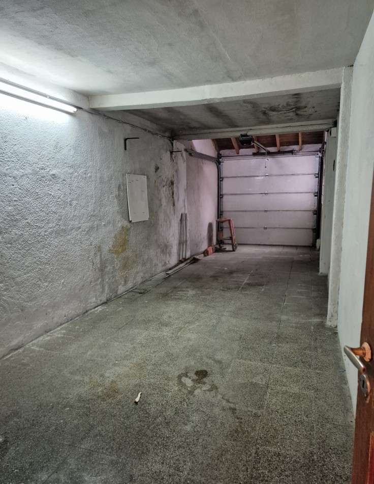 ALQUILER - CASA 3 AMBIENTES CON COCHERA Y PILETA