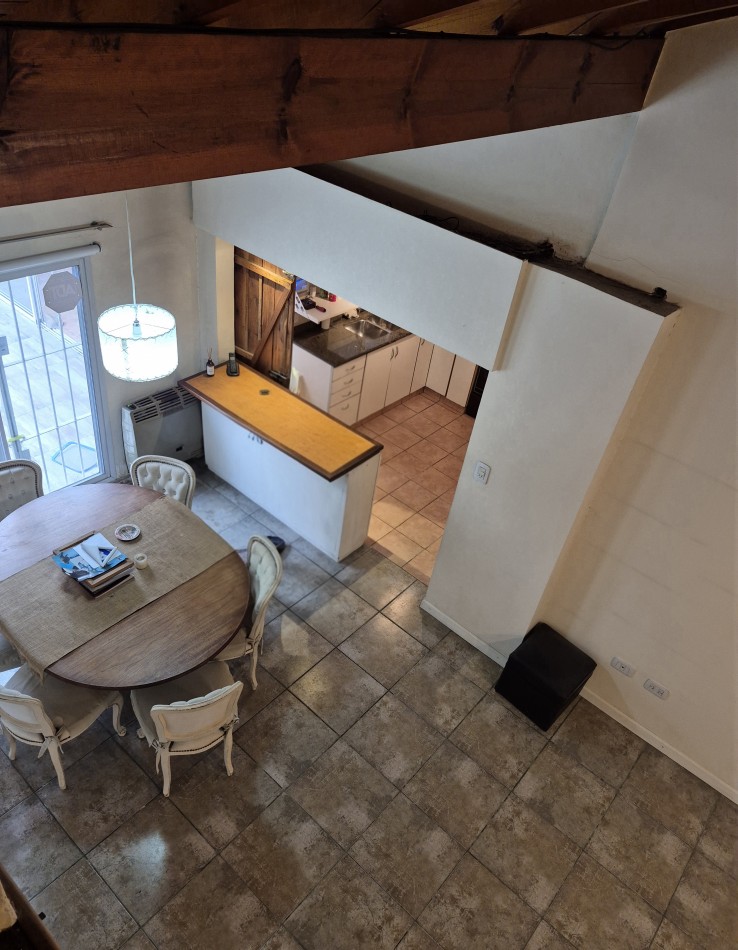 ALQUILER - CASA 3 AMBIENTES CON COCHERA Y PILETA