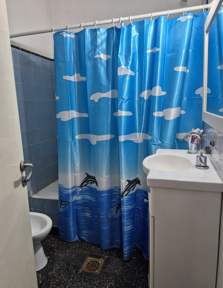 VENTA- CHALET 3 AMBIENTES CON COCHERA