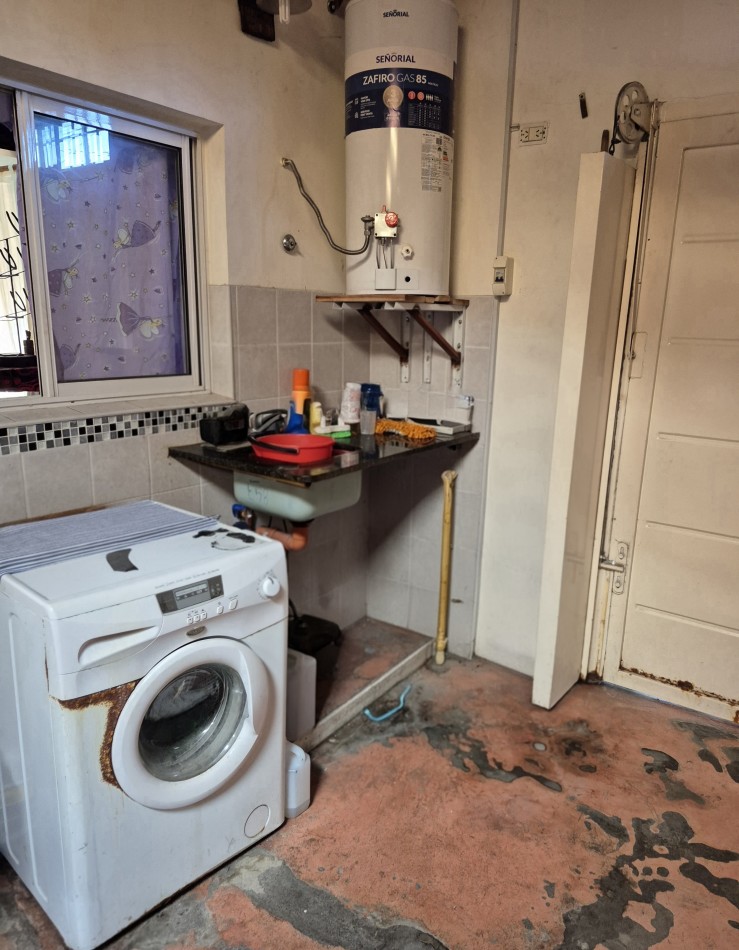 VENTA- CHALET 3 AMBIENTES CON COCHERA