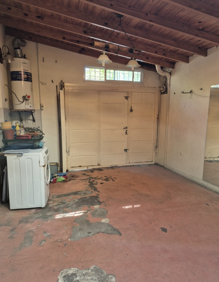 VENTA- CHALET 3 AMBIENTES CON COCHERA