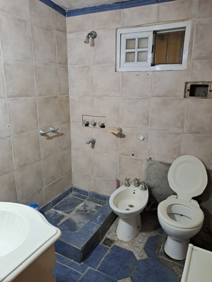 VENTA- CASA 3 AMBIENTES EN ESQUINA